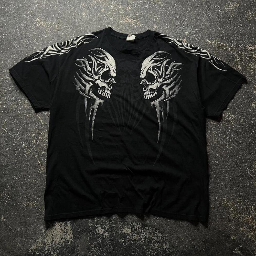 Vintage Y2K 2000s Skull Bone Tee